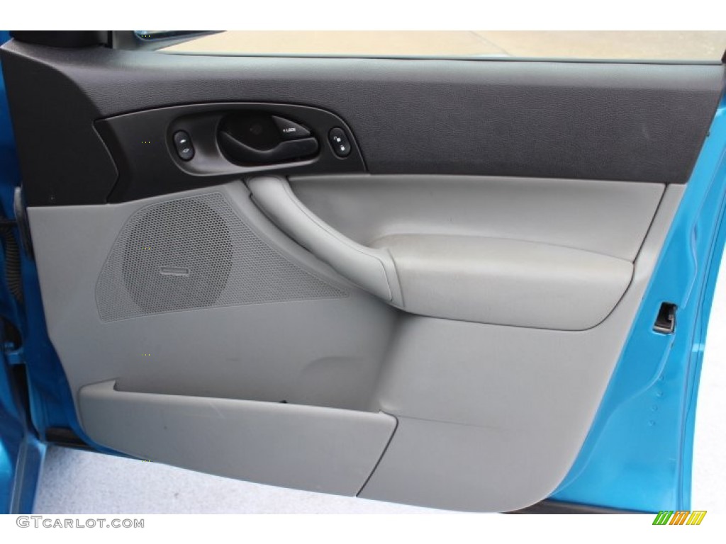 2007 Ford Focus ZX5 SE Hatchback Charcoal/Light Flint Door Panel Photo #86890032