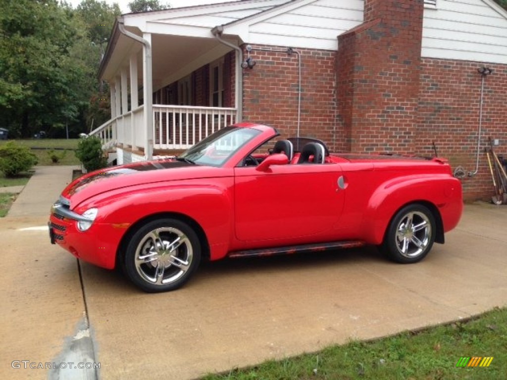 2005 SSR  - Redline Red / Ebony Black photo #2