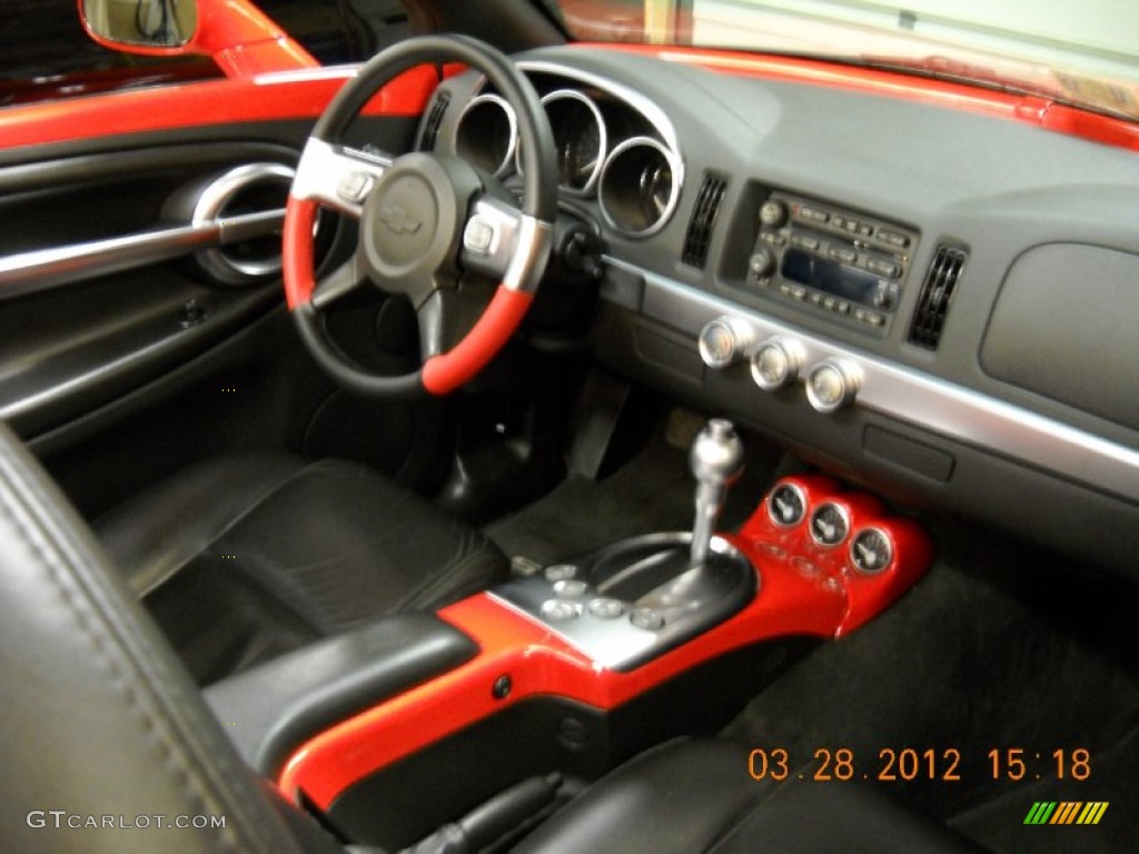 2005 SSR  - Redline Red / Ebony Black photo #4