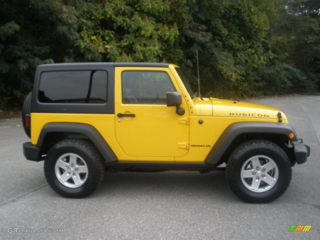 2011 Wrangler Rubicon 4x4 - Detonator Yellow / Black photo #2