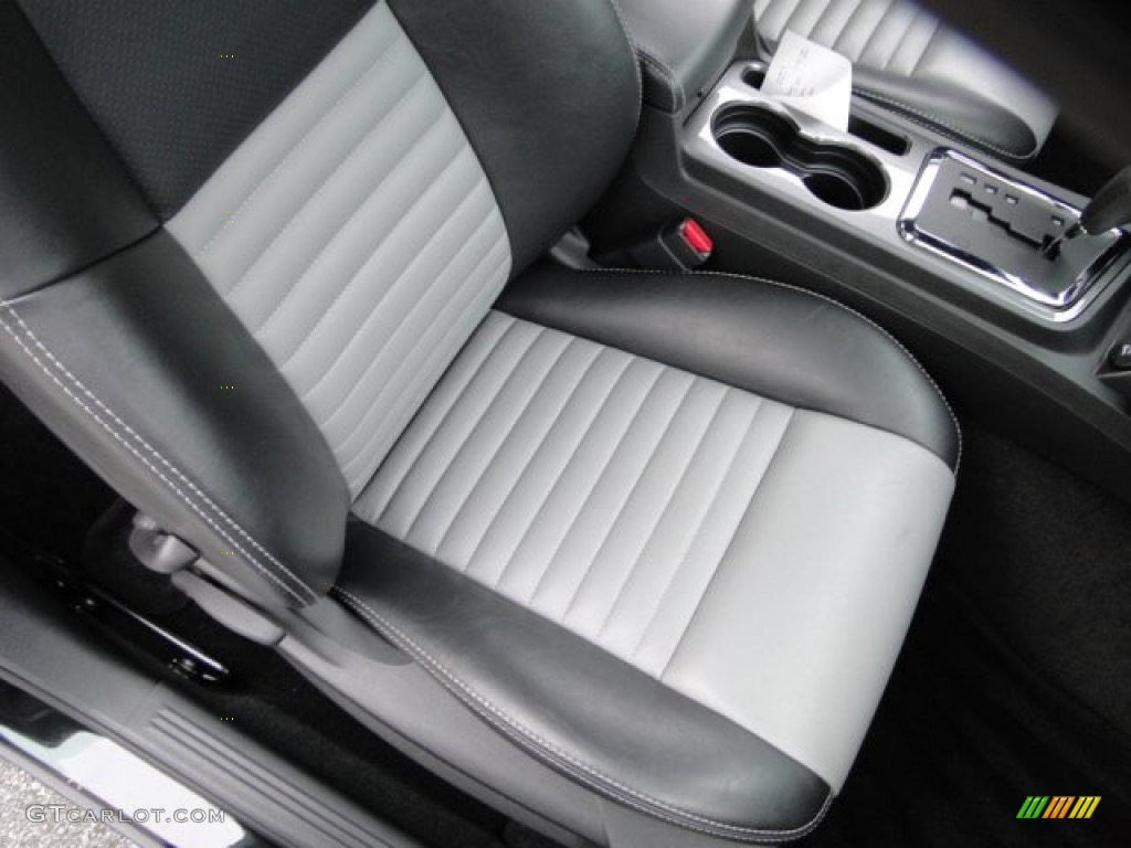 2009 Dodge Challenger R/T Front Seat Photos