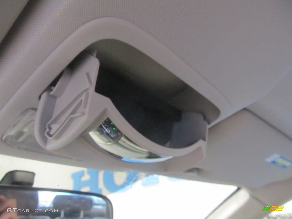 2011 CR-V SE 4WD - Glacier Blue Metallic / Gray photo #13