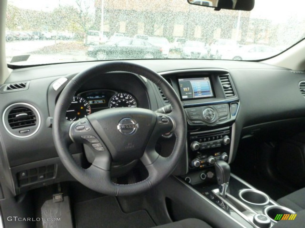 2013 Pathfinder SV 4x4 - Moonlight White / Charcoal photo #13