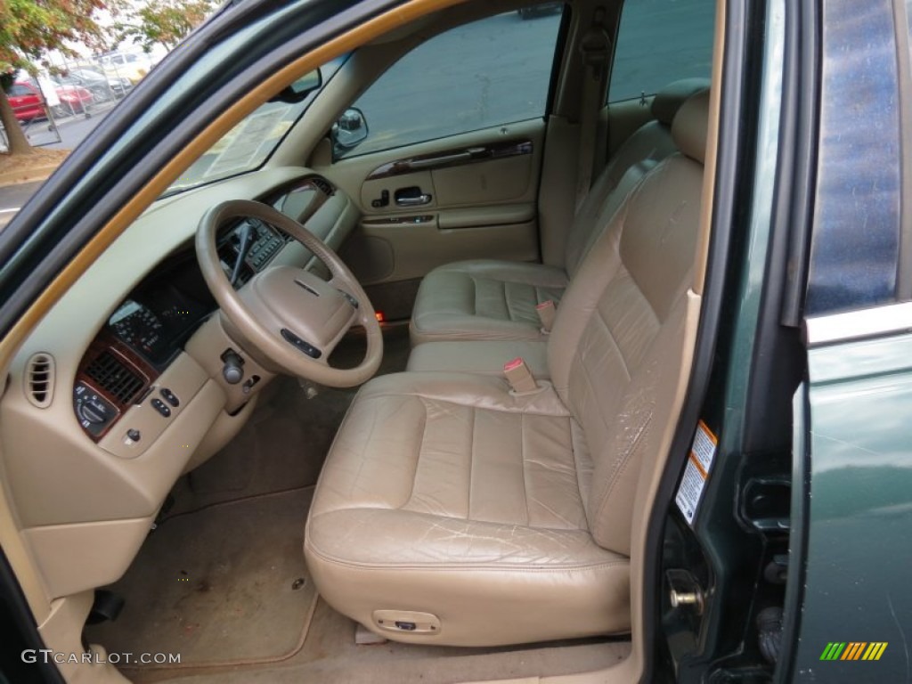 Light Parchment Interior 2001 Lincoln Town Car Executive Photo #86906824