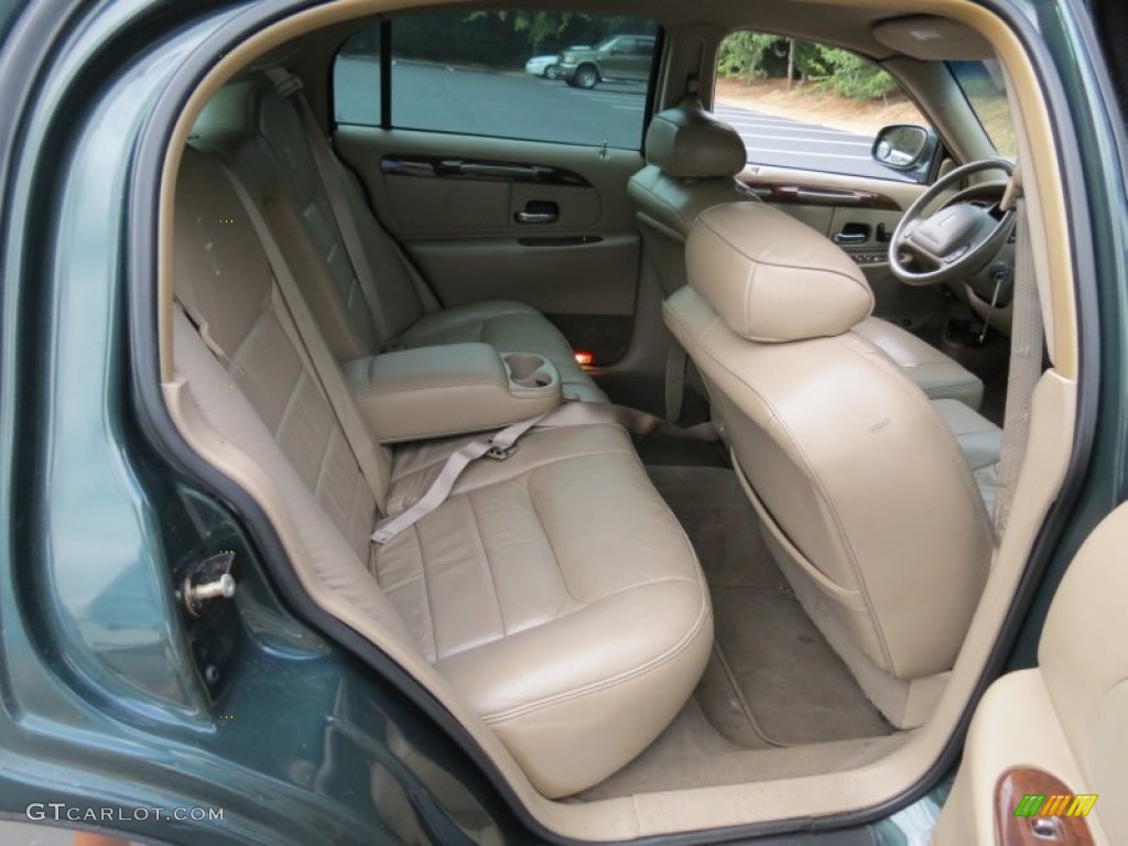 2001 Lincoln Town Car Executive Rear Seat Photos