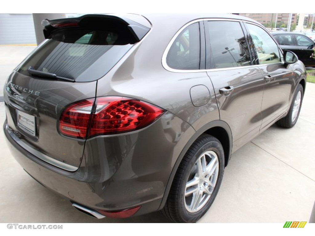 2014 Cayenne  - Umber Metallic / Luxor Beige photo #7