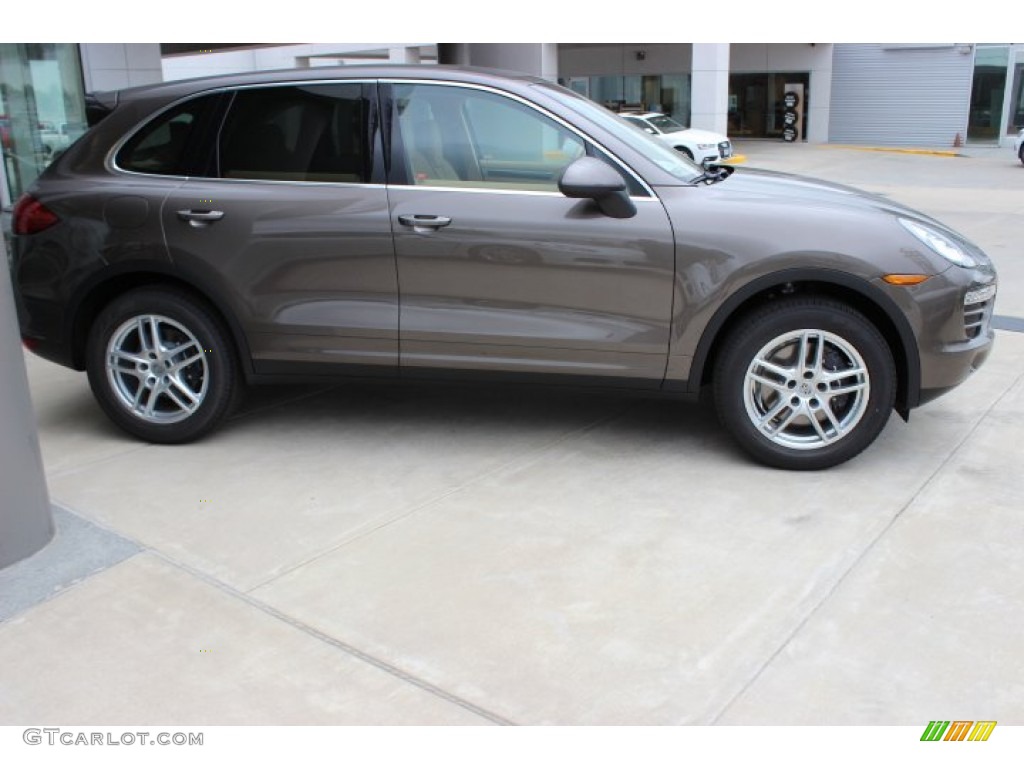 Umber Metallic 2014 Porsche Cayenne Standard Cayenne Model Exterior Photo #86910274
