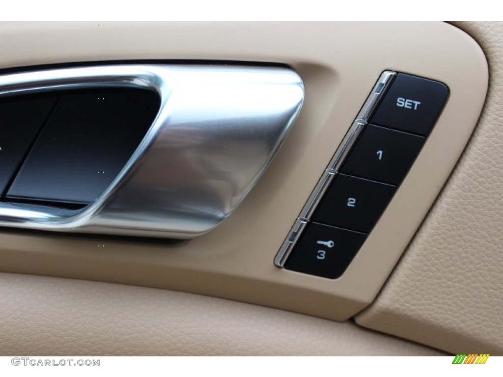 2014 Porsche Cayenne Standard Cayenne Model Controls Photo #86910337
