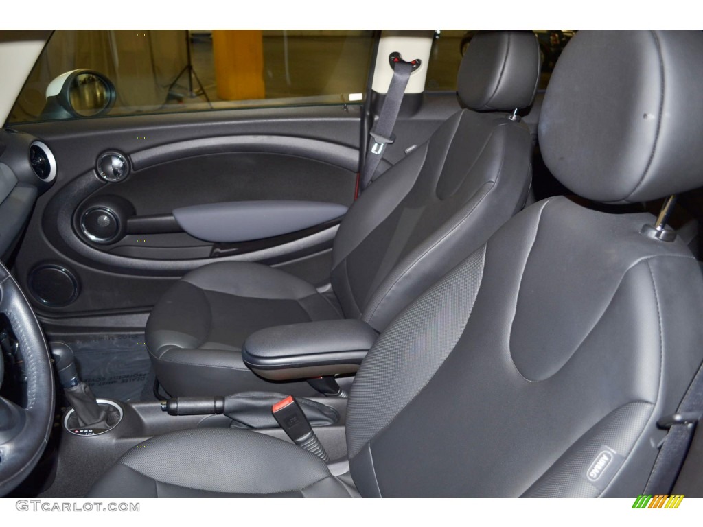 2011 Cooper Hardtop - Chili Red / Carbon Black photo #16