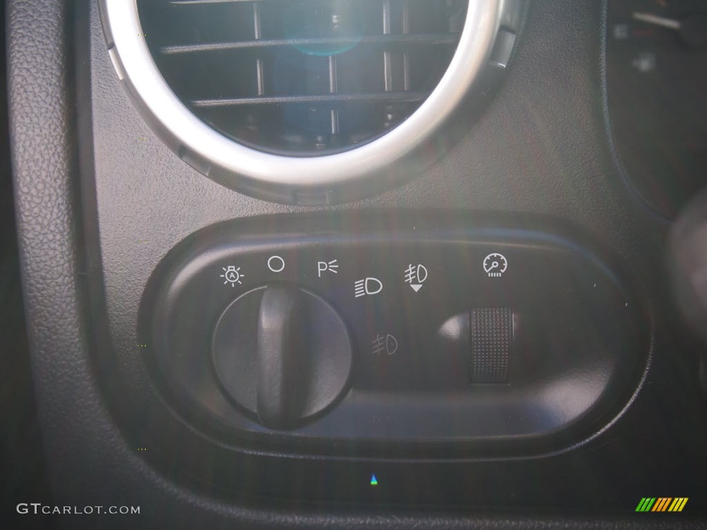 2003 Expedition XLT - Silver Birch Metallic / Flint Grey photo #25