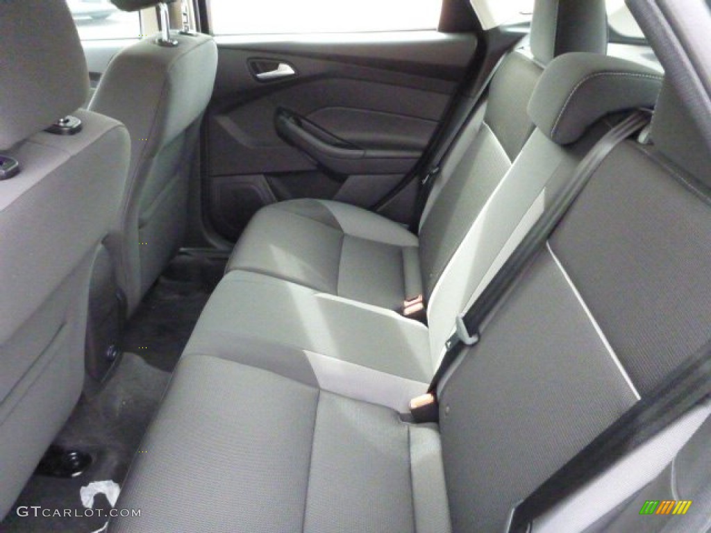 2014 Focus SE Hatchback - Sterling Gray / Medium Light Stone photo #9