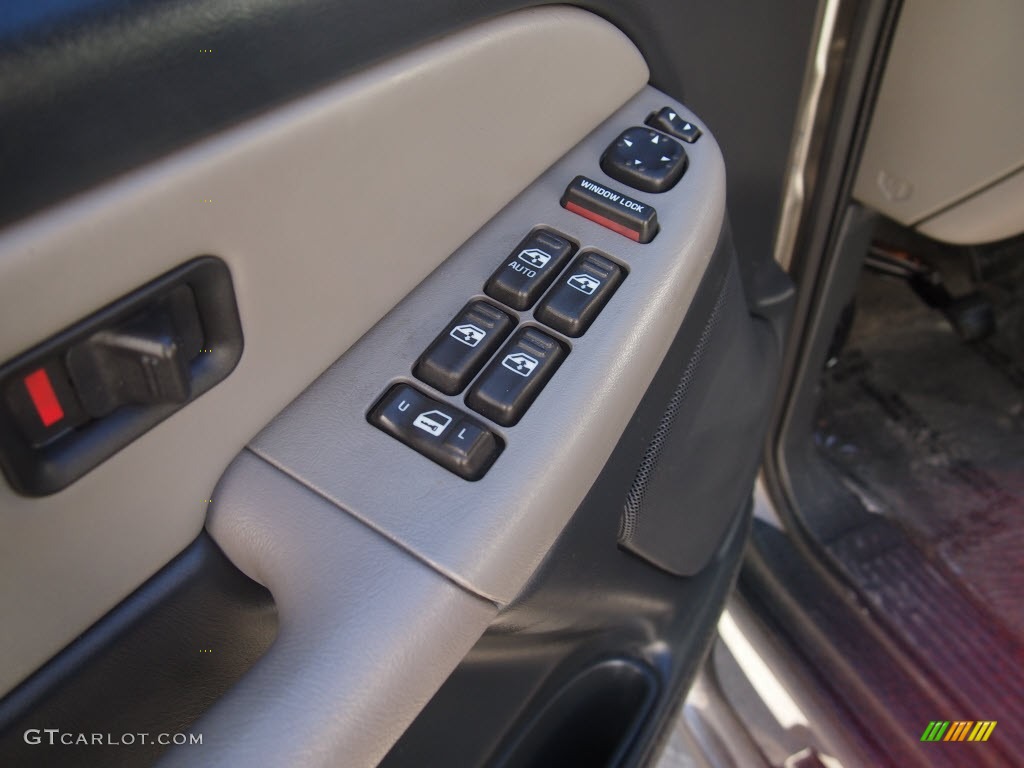 2002 Tahoe 4x4 - Light Pewter Metallic / Medium Gray/Neutral photo #16