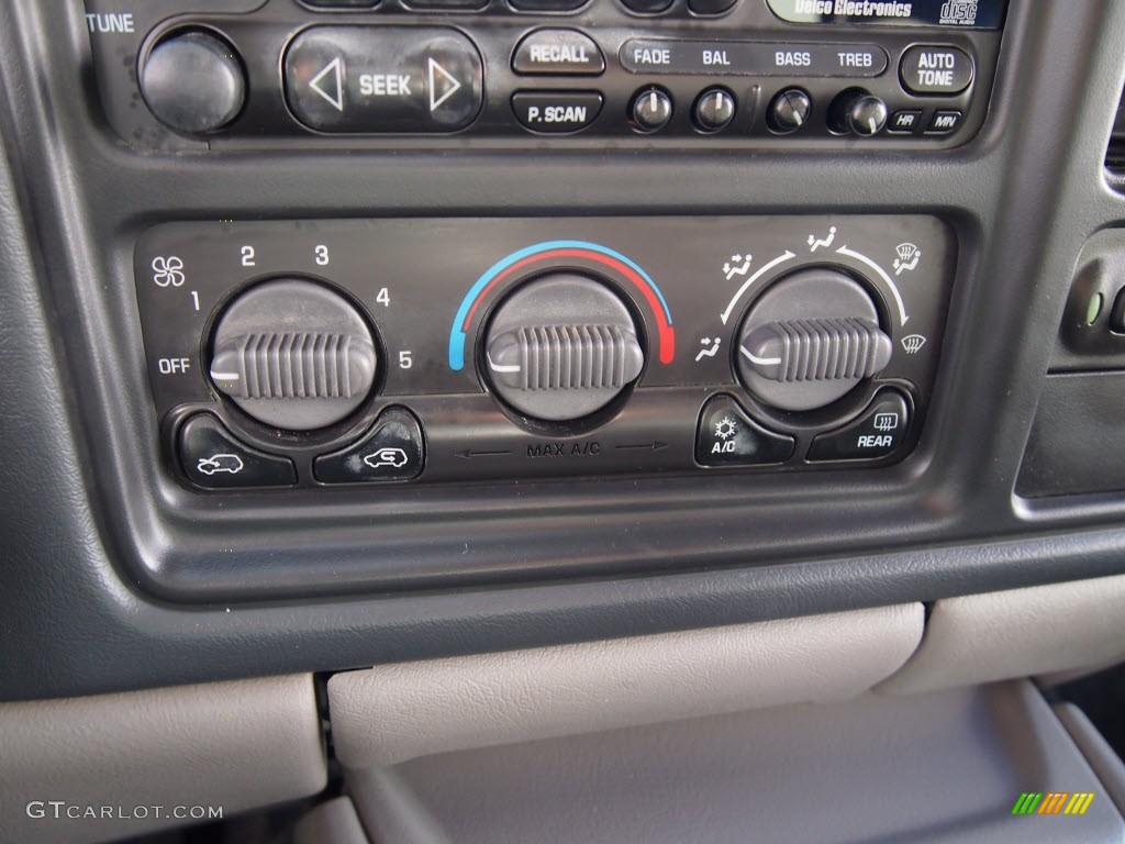 2002 Tahoe 4x4 - Light Pewter Metallic / Medium Gray/Neutral photo #21