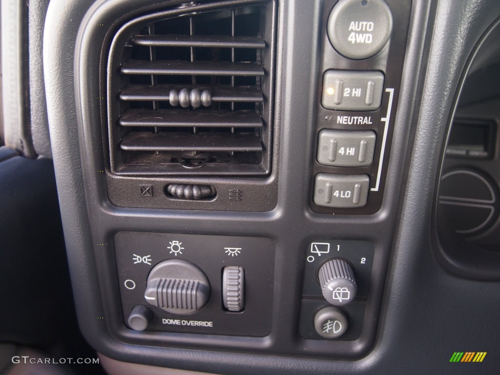 2002 Tahoe 4x4 - Light Pewter Metallic / Medium Gray/Neutral photo #23