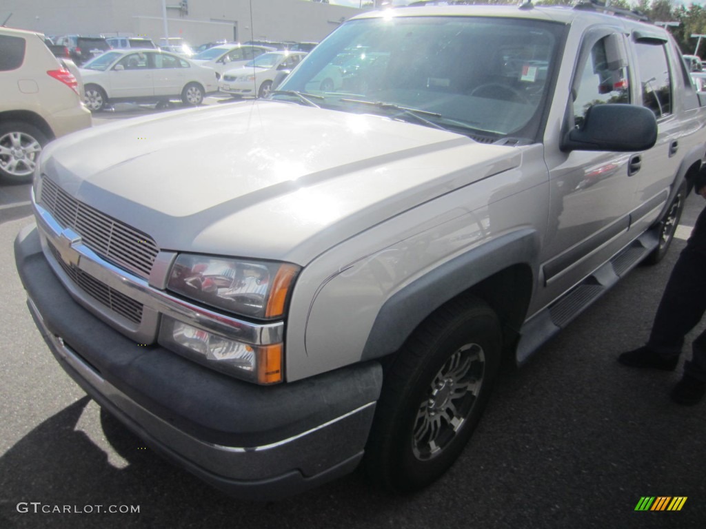 2004 Avalanche 1500 Z71 4x4 - Silver Birch Metallic / Dark Charcoal photo #1