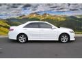 Super White - Camry SE Photo No. 2