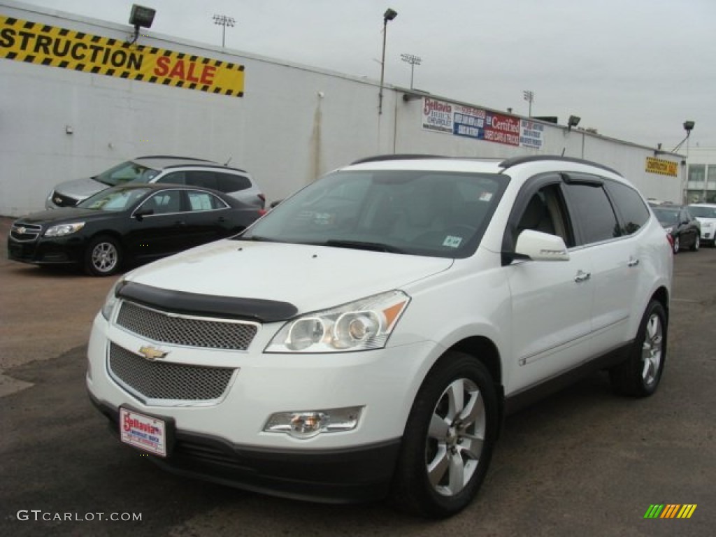 2009 Traverse LTZ AWD - Summit White / Light Gray/Ebony photo #1