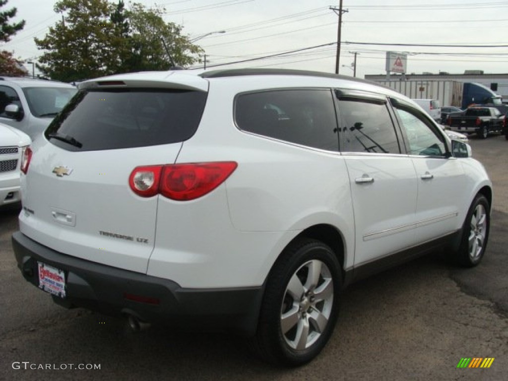 2009 Traverse LTZ AWD - Summit White / Light Gray/Ebony photo #4