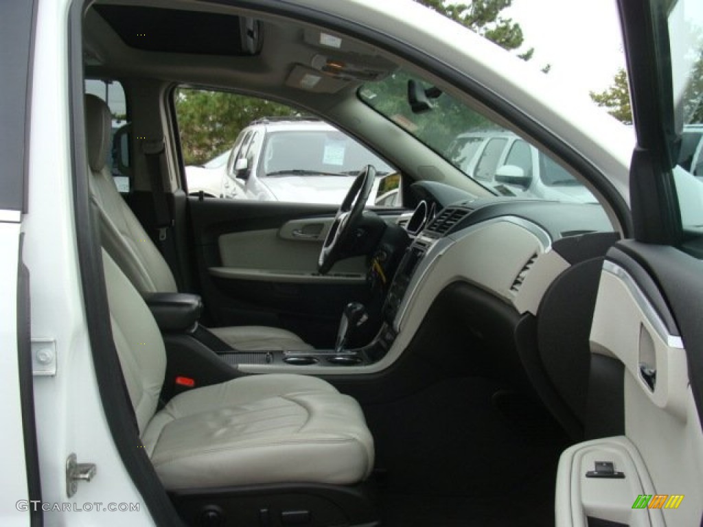 2009 Traverse LTZ AWD - Summit White / Light Gray/Ebony photo #8