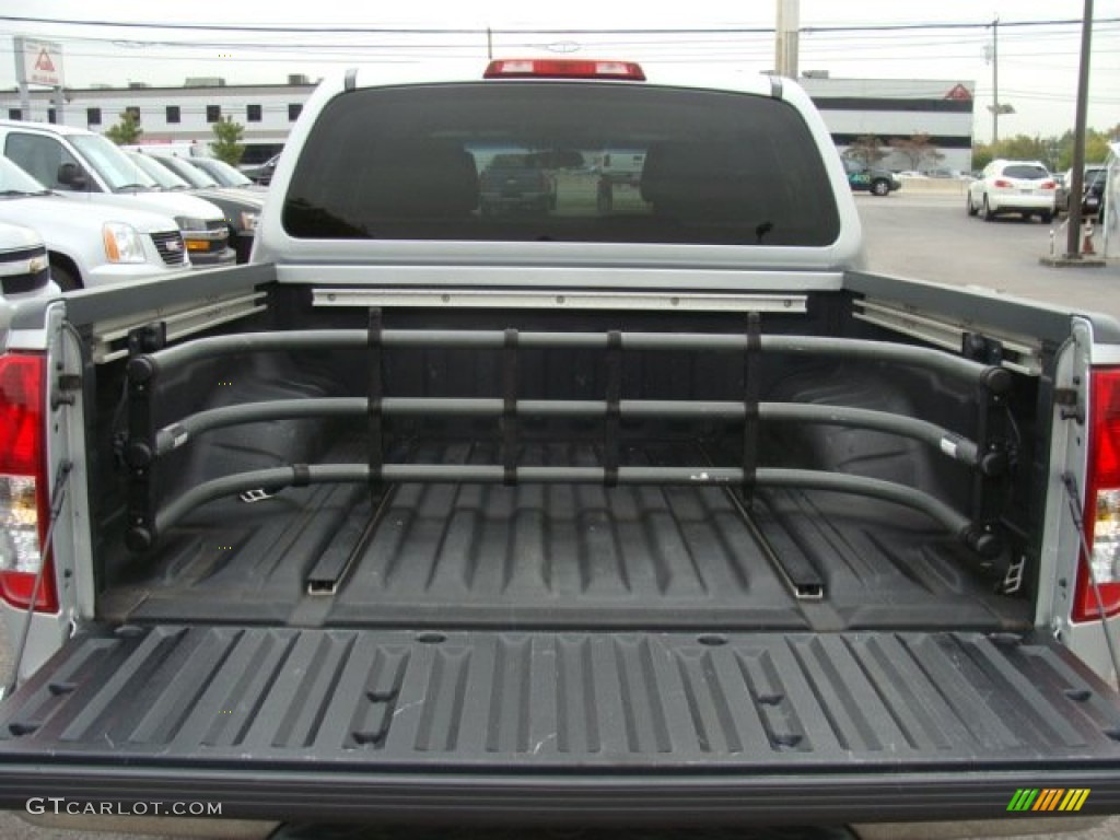 2009 Equator Crew Cab - Liquid Metal Metallic / Graphite photo #13