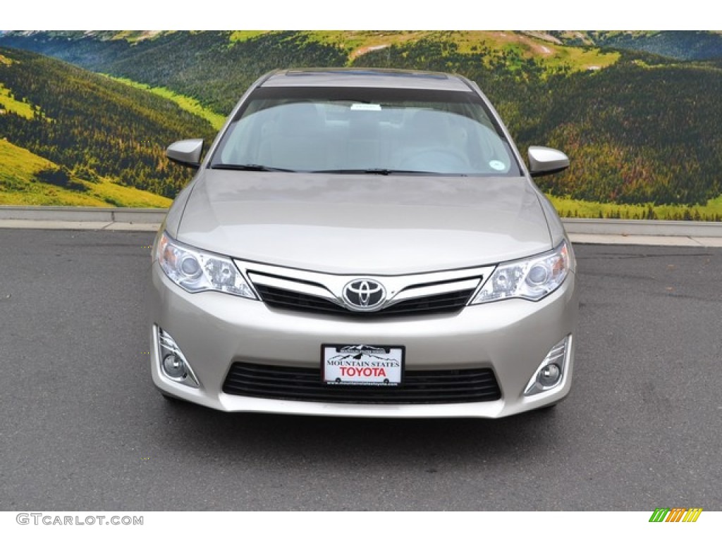 2014 Camry XLE - Champagne Mica / Ivory photo #2
