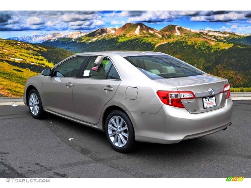 2014 Camry XLE - Champagne Mica / Ivory photo #3