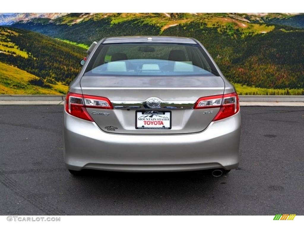 2014 Camry XLE - Champagne Mica / Ivory photo #4