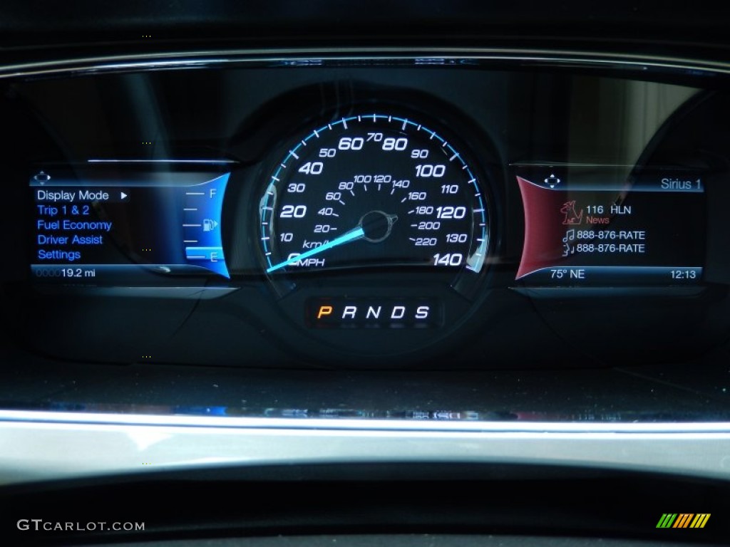 2014 Ford Taurus SEL Gauges Photos