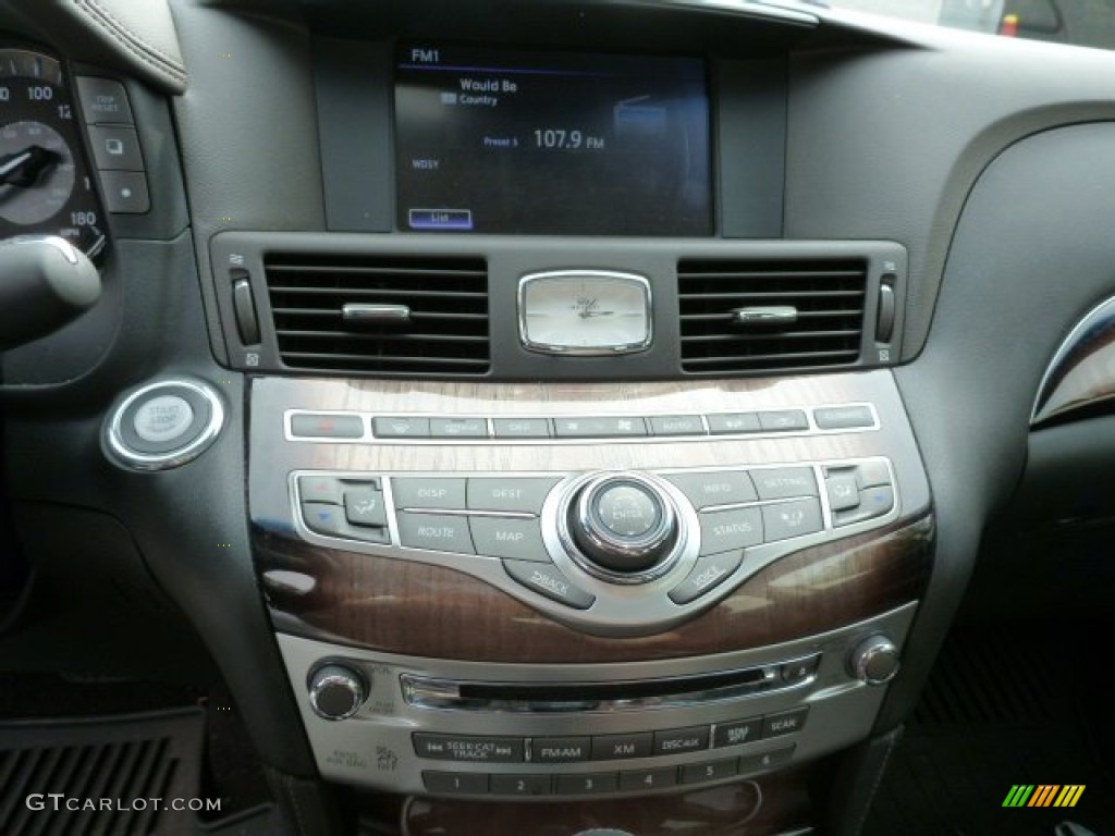 2011 Infiniti M 56x AWD Sedan Controls Photo #86929387