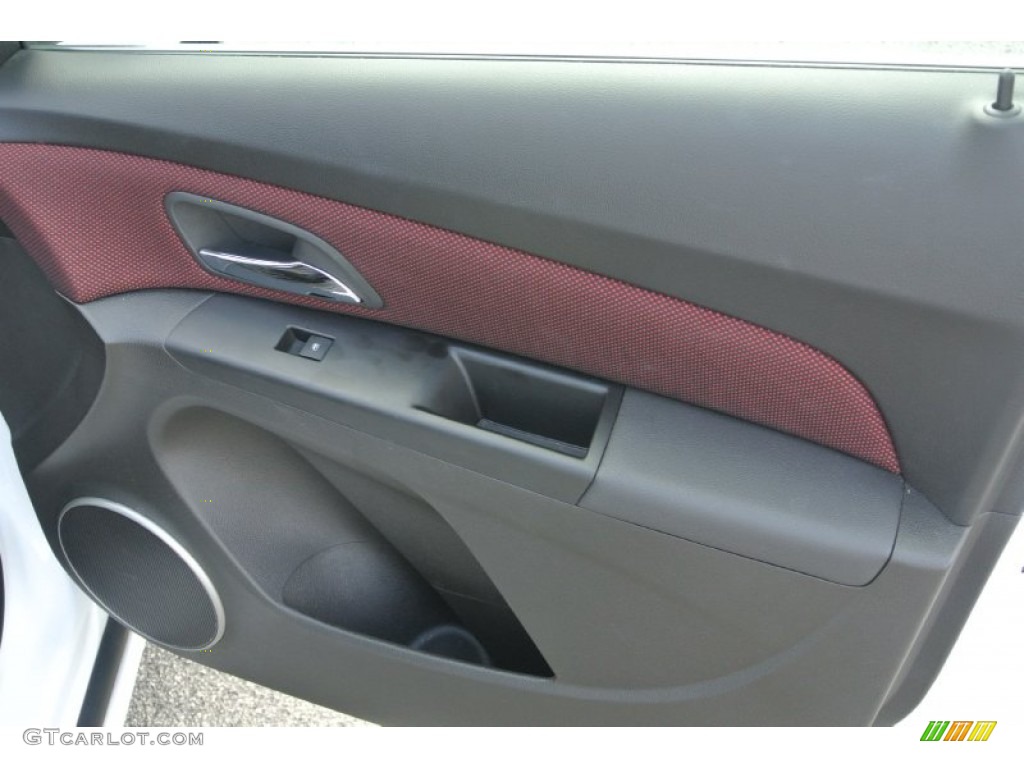 2011 Chevrolet Cruze ECO Door Panel Photos