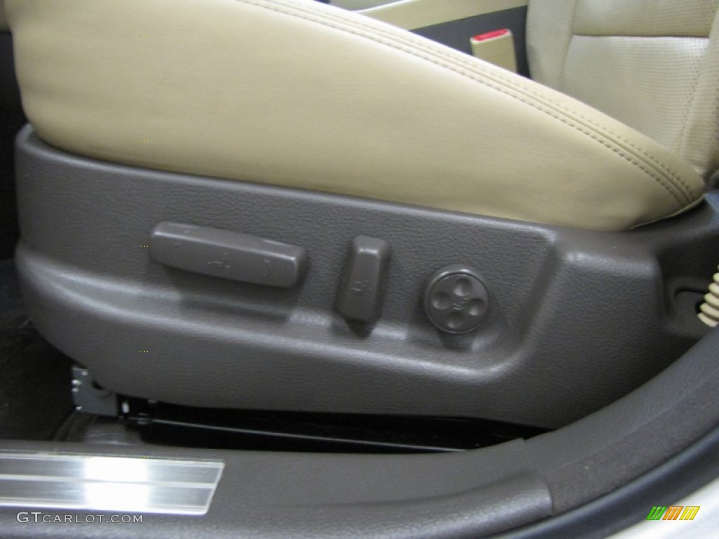 2011 Genesis 4.6 Sedan - Platinum Metallic / Cashmere photo #11