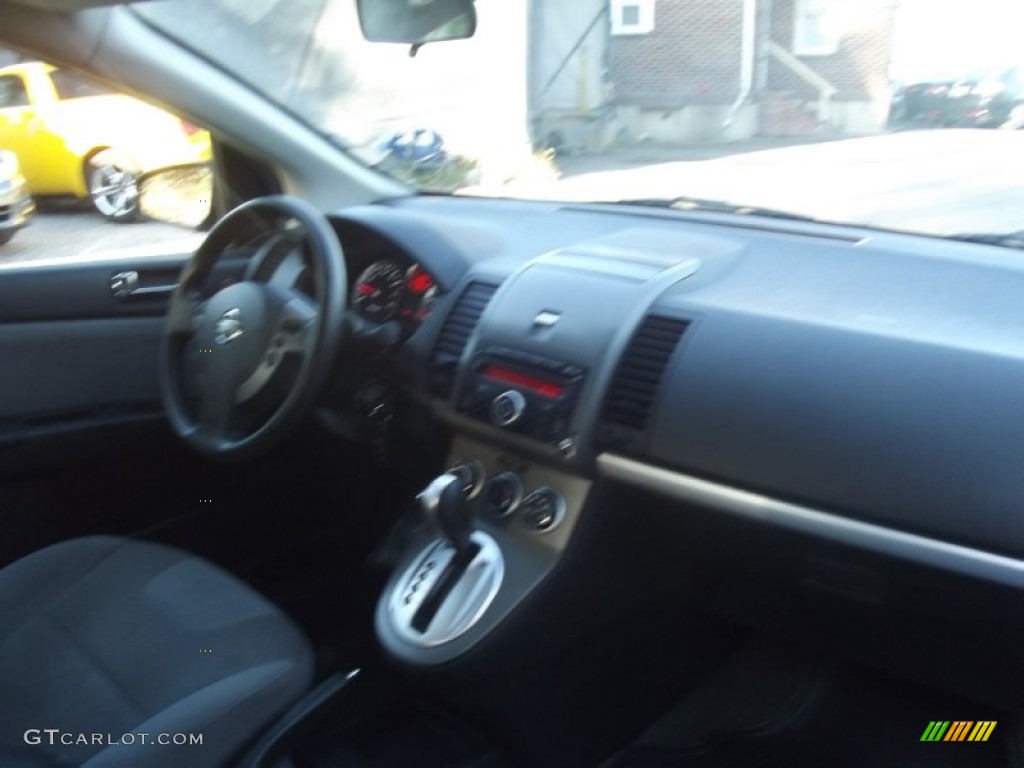 2011 Sentra 2.0 SR - Metallic Blue / Charcoal photo #14