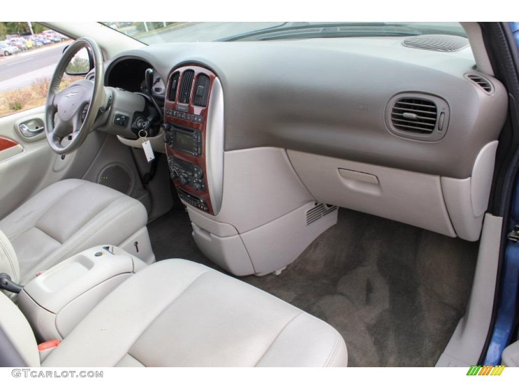 Dark Khaki/Light Graystone Interior 2007 Chrysler Town & Country Limited Photo #86936377