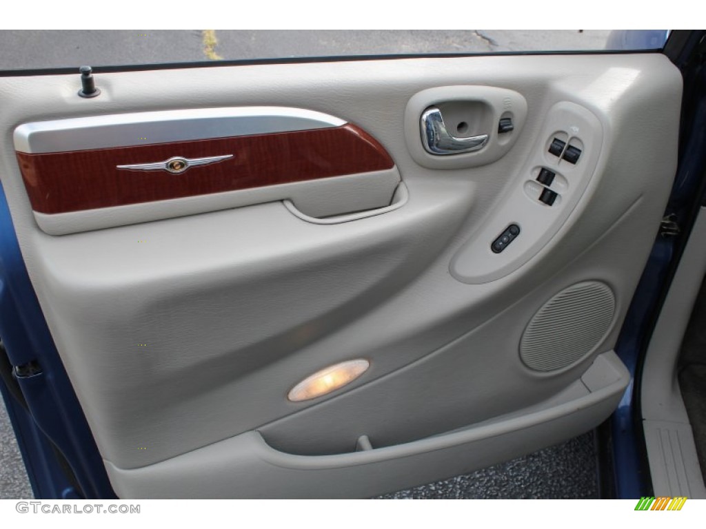 2007 Town & Country Limited - Marine Blue Pearl / Dark Khaki/Light Graystone photo #11