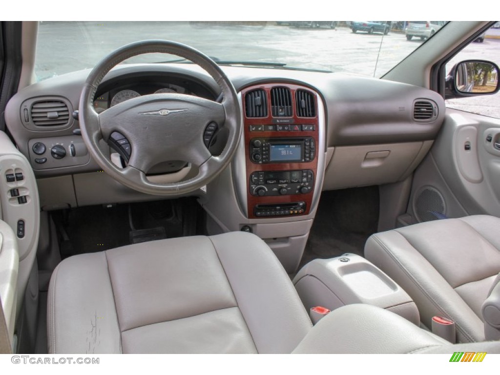 2007 Town & Country Limited - Marine Blue Pearl / Dark Khaki/Light Graystone photo #16