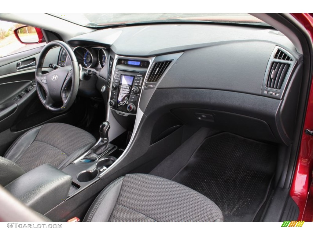 2011 Sonata SE - Venetian Red / Black photo #10