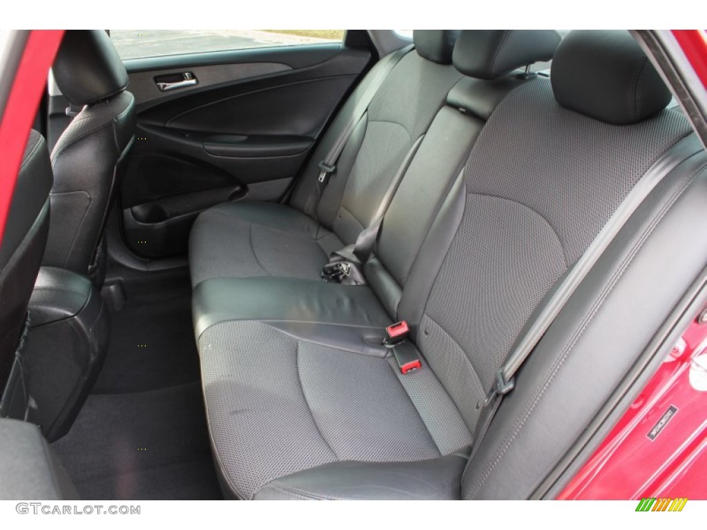 2011 Sonata SE - Venetian Red / Black photo #19