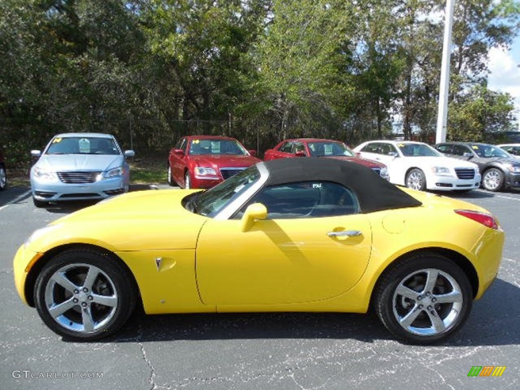 2007 Solstice Roadster - Mean Yellow / Ebony photo #2