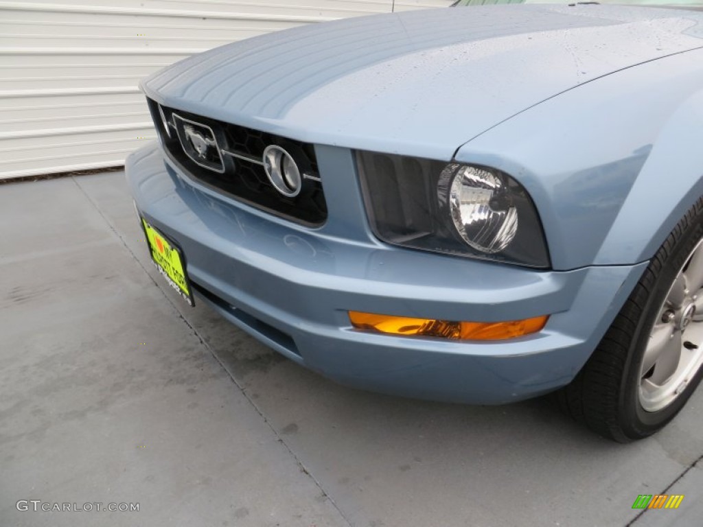 2006 Mustang V6 Premium Coupe - Windveil Blue Metallic / Light Parchment photo #11