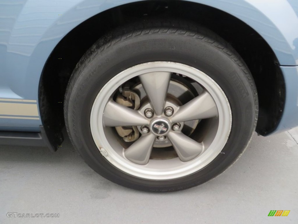 2006 Mustang V6 Premium Coupe - Windveil Blue Metallic / Light Parchment photo #16