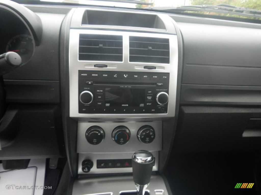 2008 Nitro R/T 4x4 - Stone White / Dark Slate Gray photo #7