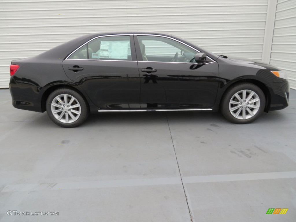 2014 Camry XLE - Attitude Black Metallic / Ivory photo #3