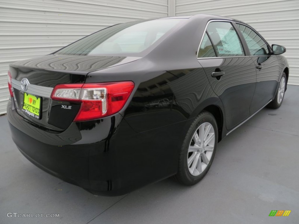 2014 Camry XLE - Attitude Black Metallic / Ivory photo #4
