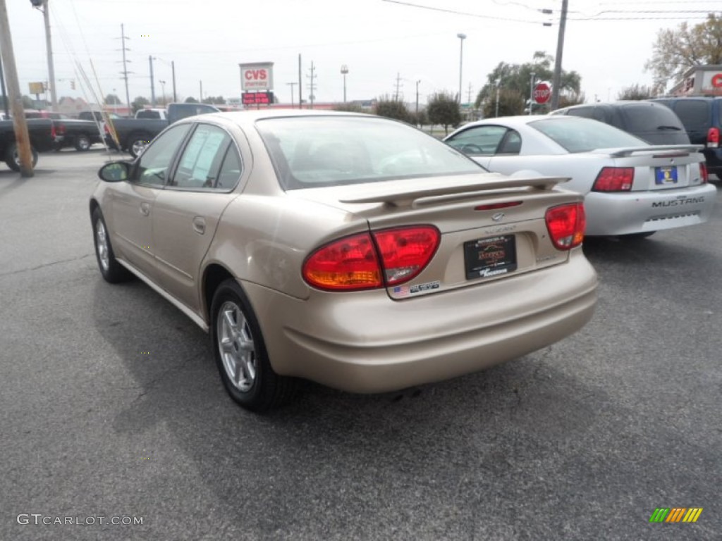 2003 Alero GLS Sedan - Sandstone Metallic / Neutral photo #4