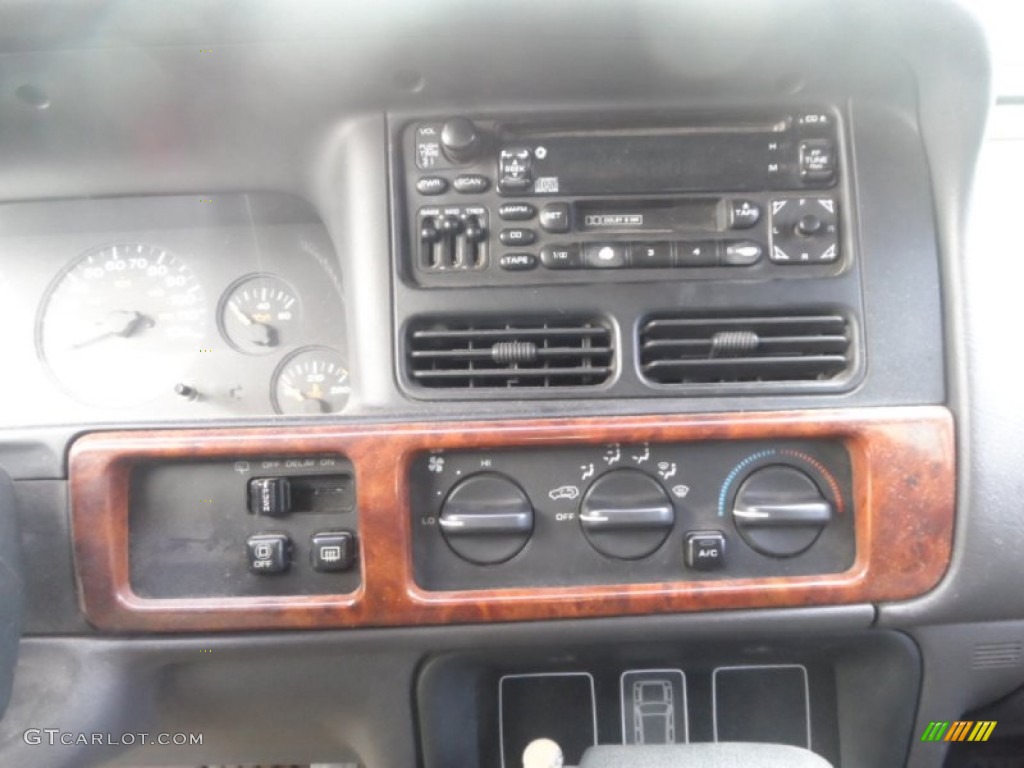 1998 Jeep Grand Cherokee Laredo 4x4 Controls Photo #86960950