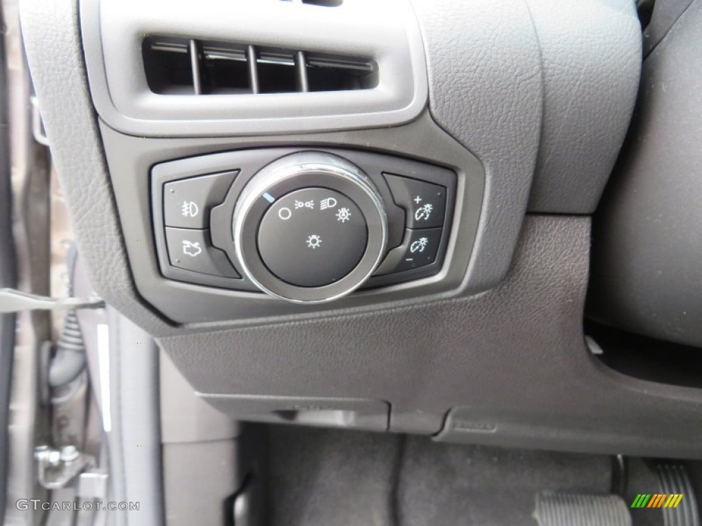 2014 Focus SE Hatchback - Sterling Gray / Charcoal Black photo #34