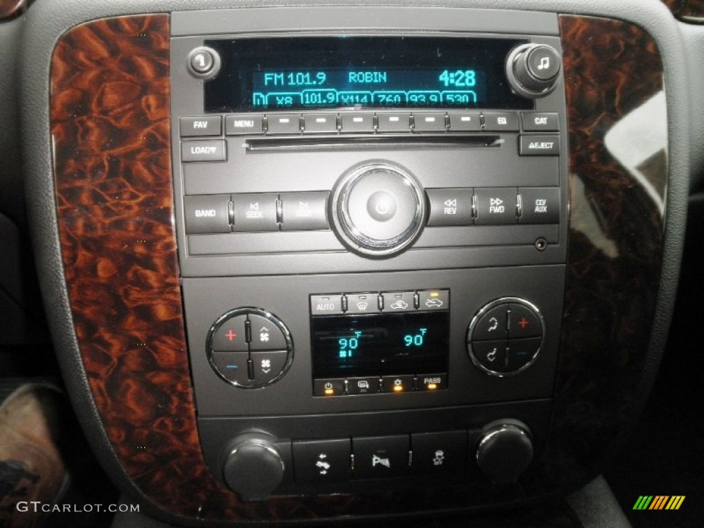 2014 GMC Sierra 2500HD Denali Crew Cab 4x4 Controls Photo #86967265