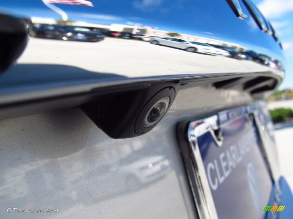 2011 QX 56 - Liquid Platinum / Graphite photo #6