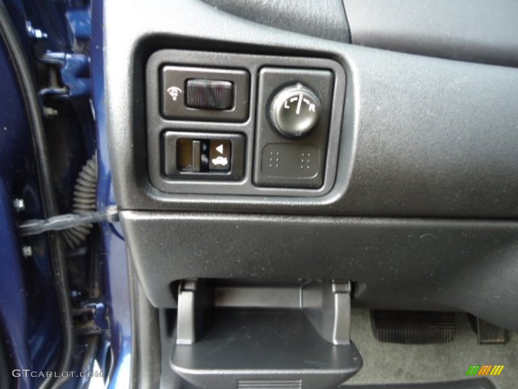 2005 Sentra 1.8 S Special Edition - Blue Dusk / Charcoal photo #35