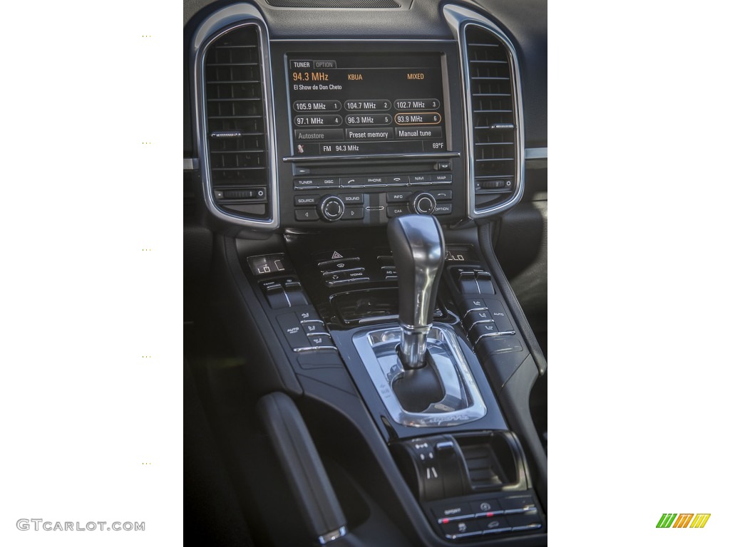 2011 Cayenne  - Jet Black Metallic / Black photo #5